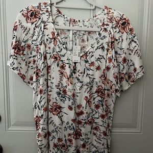 Floral flutter sleeve top